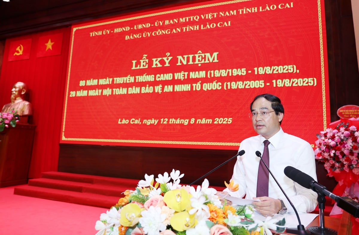 Bí thư Tỉnh ủy Lào Cai Trịnh Xuân Trường phát biểu tại buổi lễ. Ảnh: Nguyễn Minh.