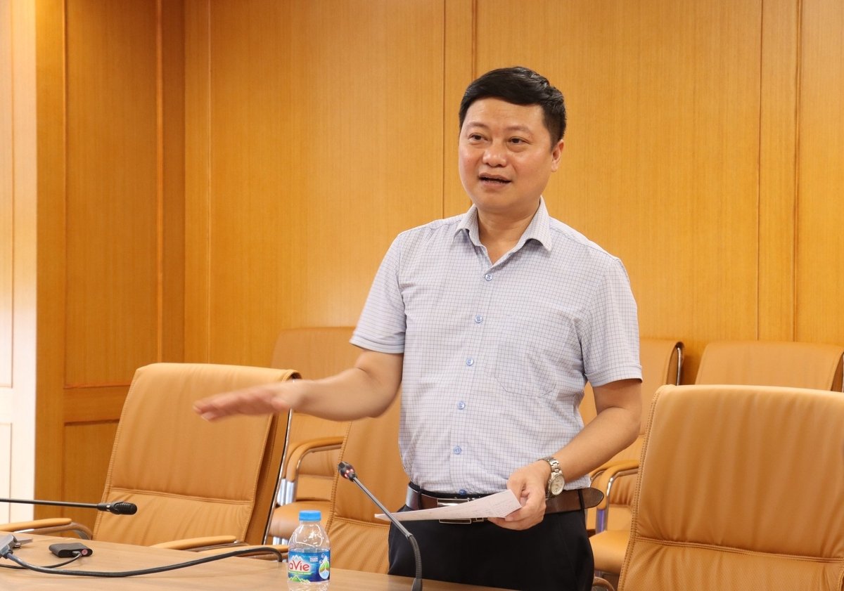 TS. Nguyễn Đức Phong, Trưởng phòng Cổ sinh và Địa tầng, Viện Khoa học Địa chất và Khoáng sản, Chủ nhiệm đề tài trình bày kết quả nghiên cứu. Ảnh: Mai Đan.