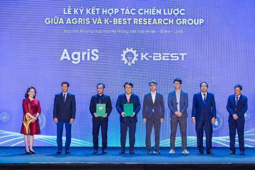 Lễ Ký kết hợp tác giữa AgriS và các đối tác chiến lược trong và ngoài nước, dưới sự chứng kiến của lãnh đạo tỉnh Tây Ninh, AgriS, và đối tác. Lễ Ký kết hợp tác giữa AgriS và các đối tác chiến lược trong và ngoài nước, dưới sự chứng kiến của lãnh đạo tỉnh Tây Ninh, AgriS, và đối tác.