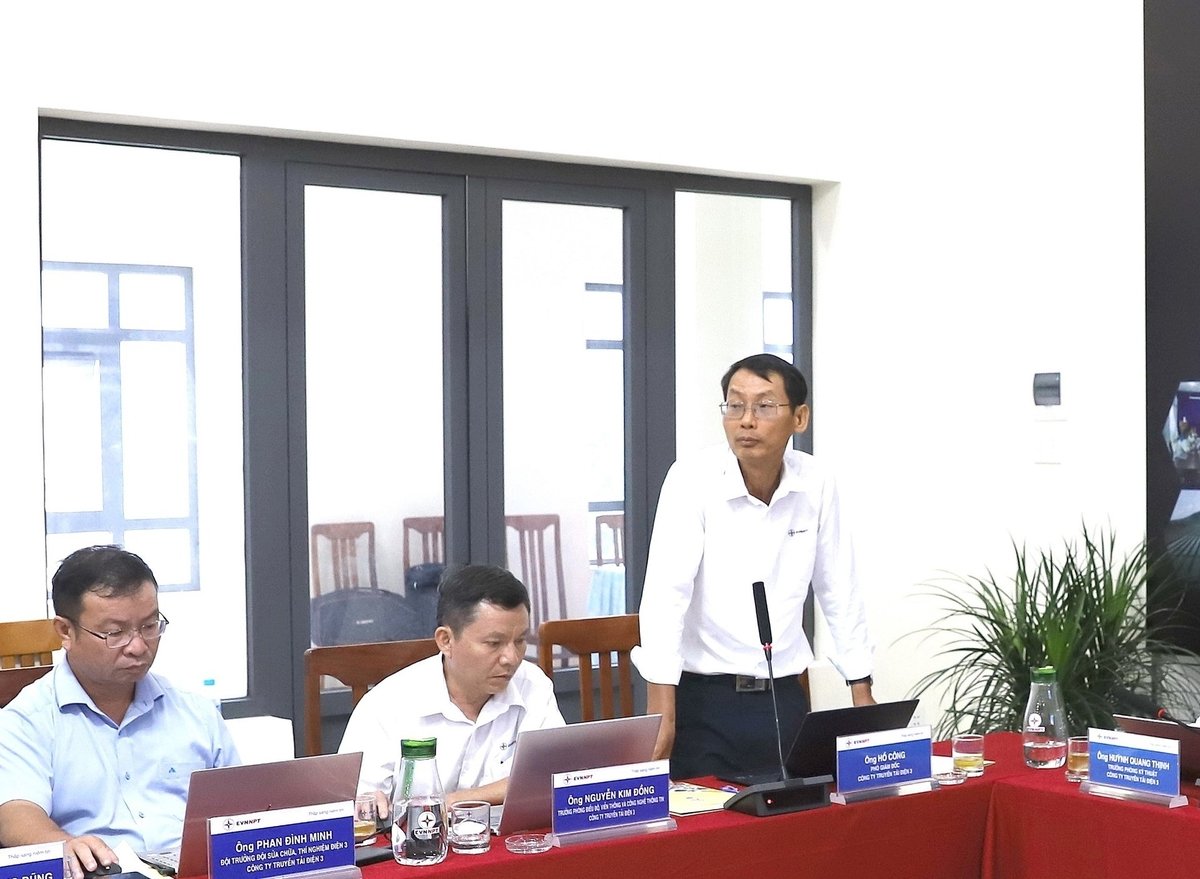 Ông Hồ Công - Phó Giám đốc PTC3 - phát biểu tại Hội nghị giao ban công tác phối hợp vận hành lưới điện truyền tải với các chủ đầu tư nhà máy điện. Ảnh: Công ty Truyền tải điện 3. Ông Hồ Công - Phó Giám đốc PTC3 - phát biểu tại Hội nghị giao ban công tác phối hợp vận hành lưới điện truyền tải với các chủ đầu tư nhà máy điện. Ảnh: Công ty Truyền tải điện 3.