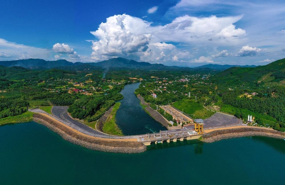 Hệ thống thông tin dữ liệu vận hành hồ chứa đã hỗ trợ Cục Quản lý tài nguyên nước triển khai hiệu quả. Ảnh: Minh Hoàng. Hệ thống thông tin dữ liệu vận hành hồ chứa đã hỗ trợ Cục Quản lý tài nguyên nước triển khai hiệu quả. Ảnh: Minh Hoàng.