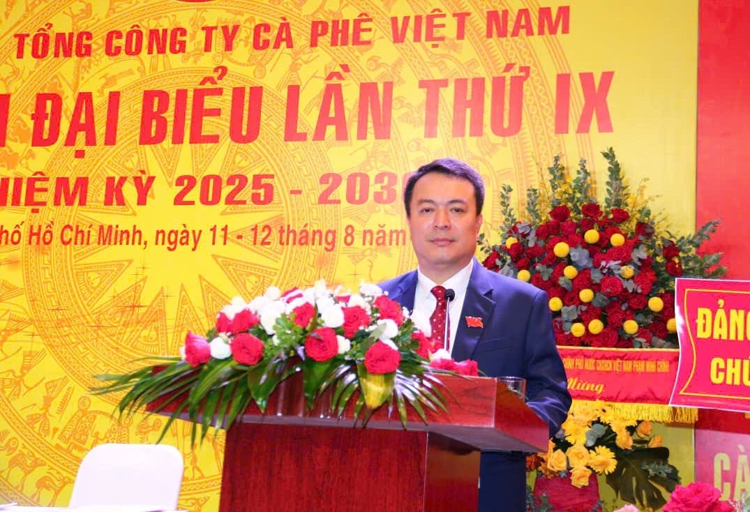 Ông Đặng Hồng Tuấn, Tổng Giám đốc Tổng Công ty Cà phê Việt Nam phát biểu tại Đại hội. Ảnh: Ngọc Thăng. Ông Đặng Hồng Tuấn, Tổng Giám đốc Tổng Công ty Cà phê Việt Nam phát biểu tại Đại hội. Ảnh: Ngọc Thăng.