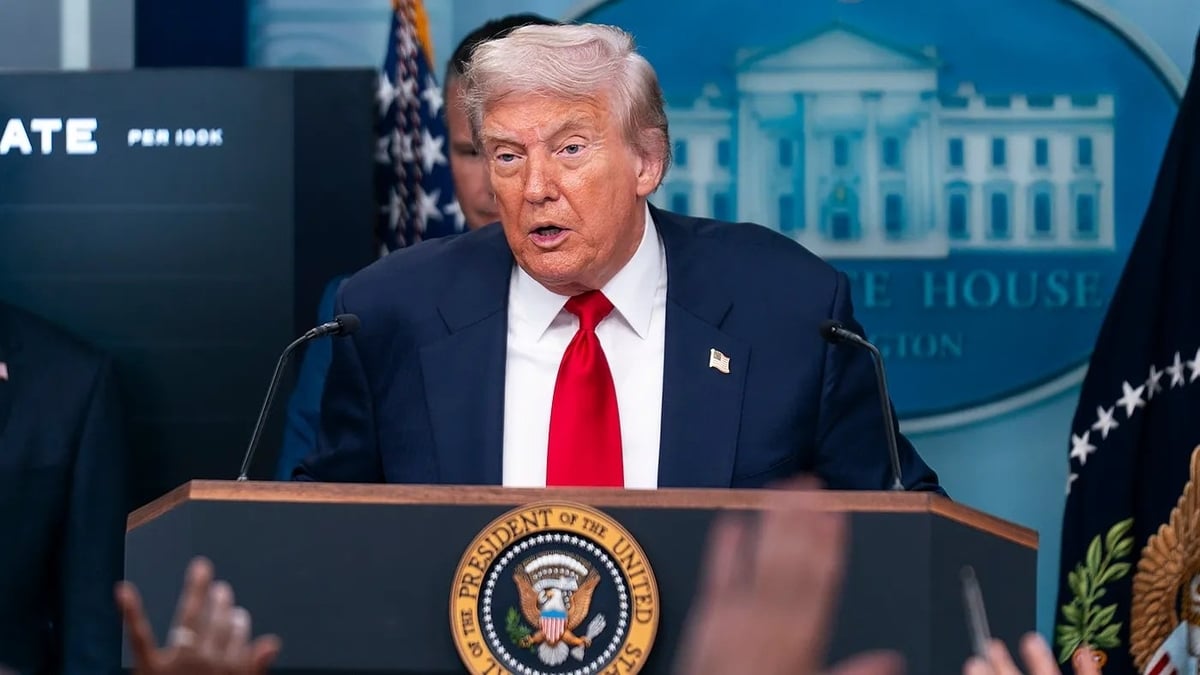Tổng thống Donald Trump phát biểu tại cuộc họp báo hôm 11/8. Ảnh: The Hill. Tổng thống Donald Trump phát biểu tại cuộc họp báo hôm 11/8. Ảnh: The Hill.