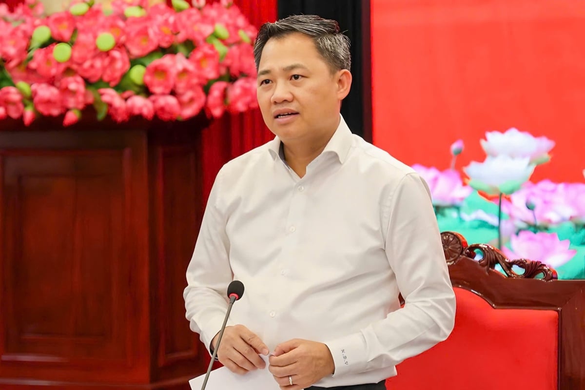 Ông Nguyễn Đình Việt, Chủ tịch UBND tỉnh Sơn La đề nghị các sở, ban, ngành, UBND các xã, phường nỗ lực hơn nữa, rút ra các bài học kinh nghiệm để triển khai hiệu quả công tác phòng chống, ứng phó thiên tai. Ảnh: Nguyễn Nga.