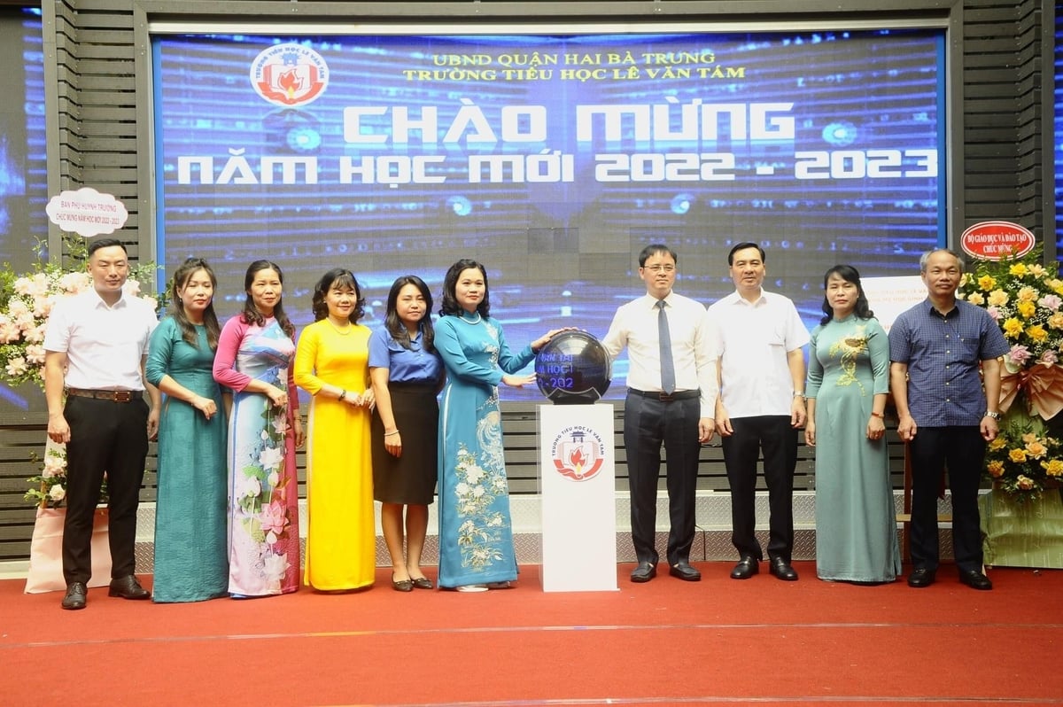 Trường Tiểu học Lê Văn Tám (Hà Nội) chào mừng năm học 2022-2023. Ảnh: Tiểu học Lê Văn Tám. Trường Tiểu học Lê Văn Tám (Hà Nội) chào mừng năm học 2022-2023. Ảnh: Tiểu học Lê Văn Tám.
