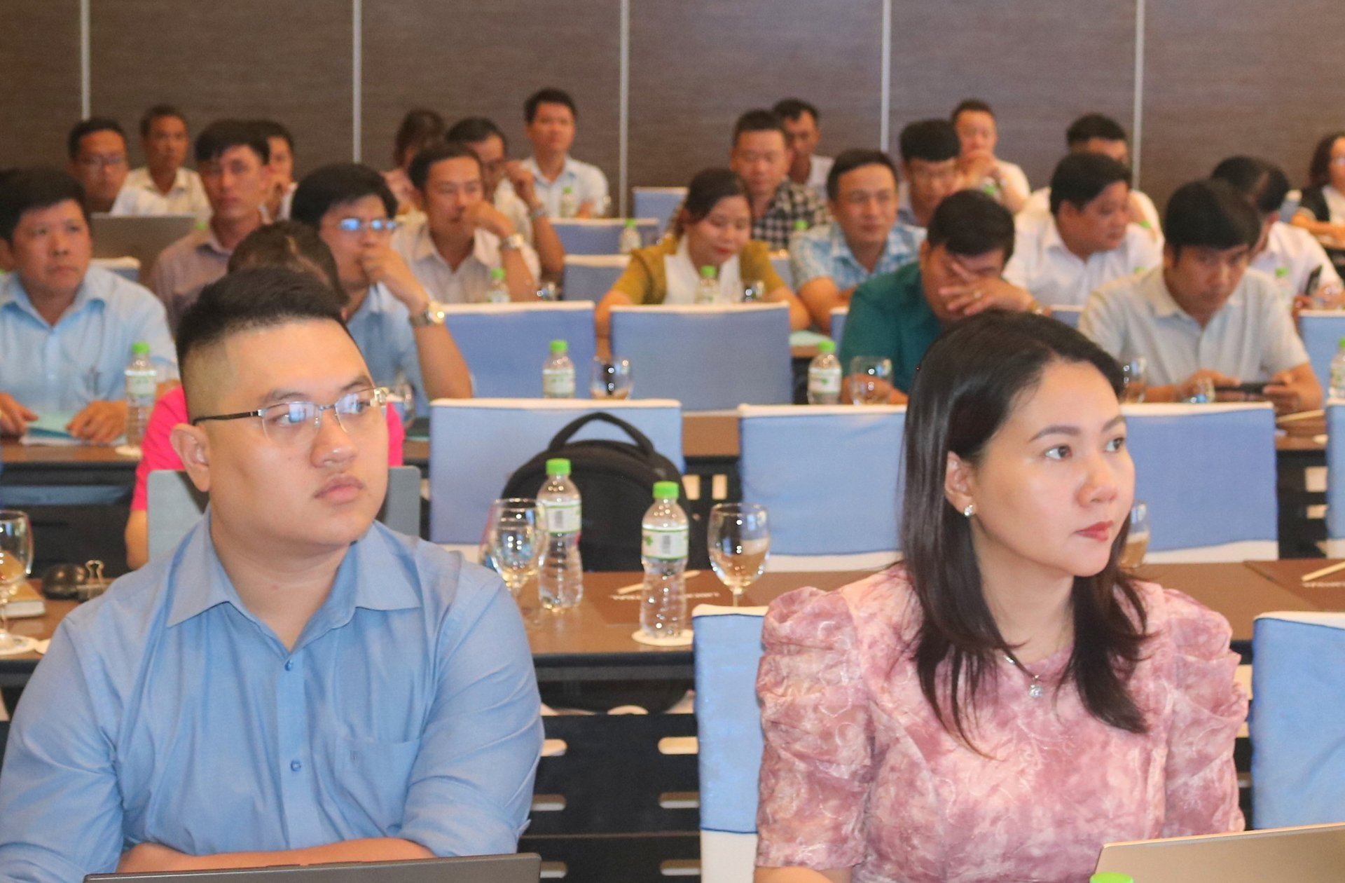Đông đảo các địa phương tham gia hội nghị tập huấn để nắm bắt kiến thức phòng chống thiên tai hiệu quả. Ảnh: Kim Sơ.