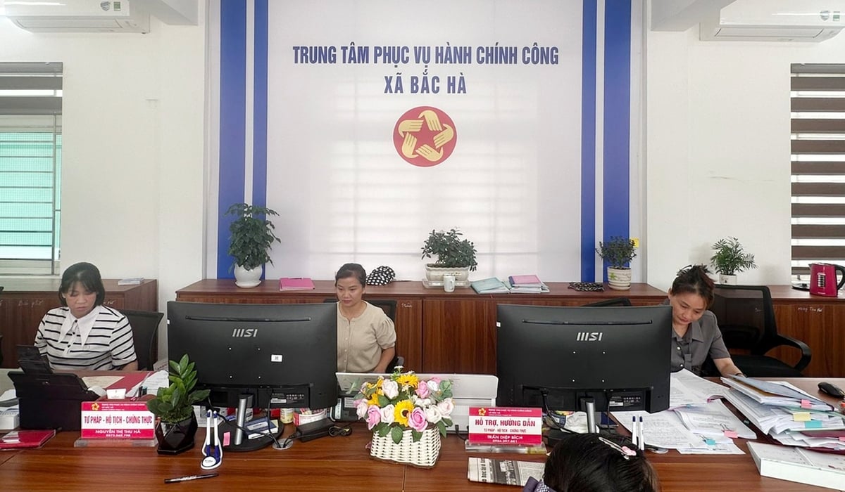 Trung tâm phục vụ hành chính công xã Bắc Hà, Lào Cai sẵn sàng về cơ sở vật chất và con người để phục vụ người dân được tốt nhất. Ảnh: Bích Hợp. Trung tâm phục vụ hành chính công xã Bắc Hà, Lào Cai sẵn sàng về cơ sở vật chất và con người để phục vụ người dân được tốt nhất. Ảnh: Bích Hợp.