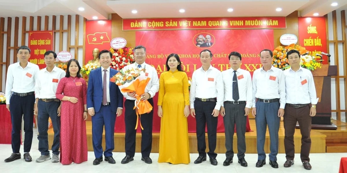 Đại hội Đảng bộ Viện Khoa học Địa chất và Khoáng sản lần thứ XXI, nhiệm kỳ 2025 - 2030 đã diễn ra thành công tốt đẹp. Ảnh: Mai Đan. Đại hội Đảng bộ Viện Khoa học Địa chất và Khoáng sản lần thứ XXI, nhiệm kỳ 2025 - 2030 đã diễn ra thành công tốt đẹp. Ảnh: Mai Đan.