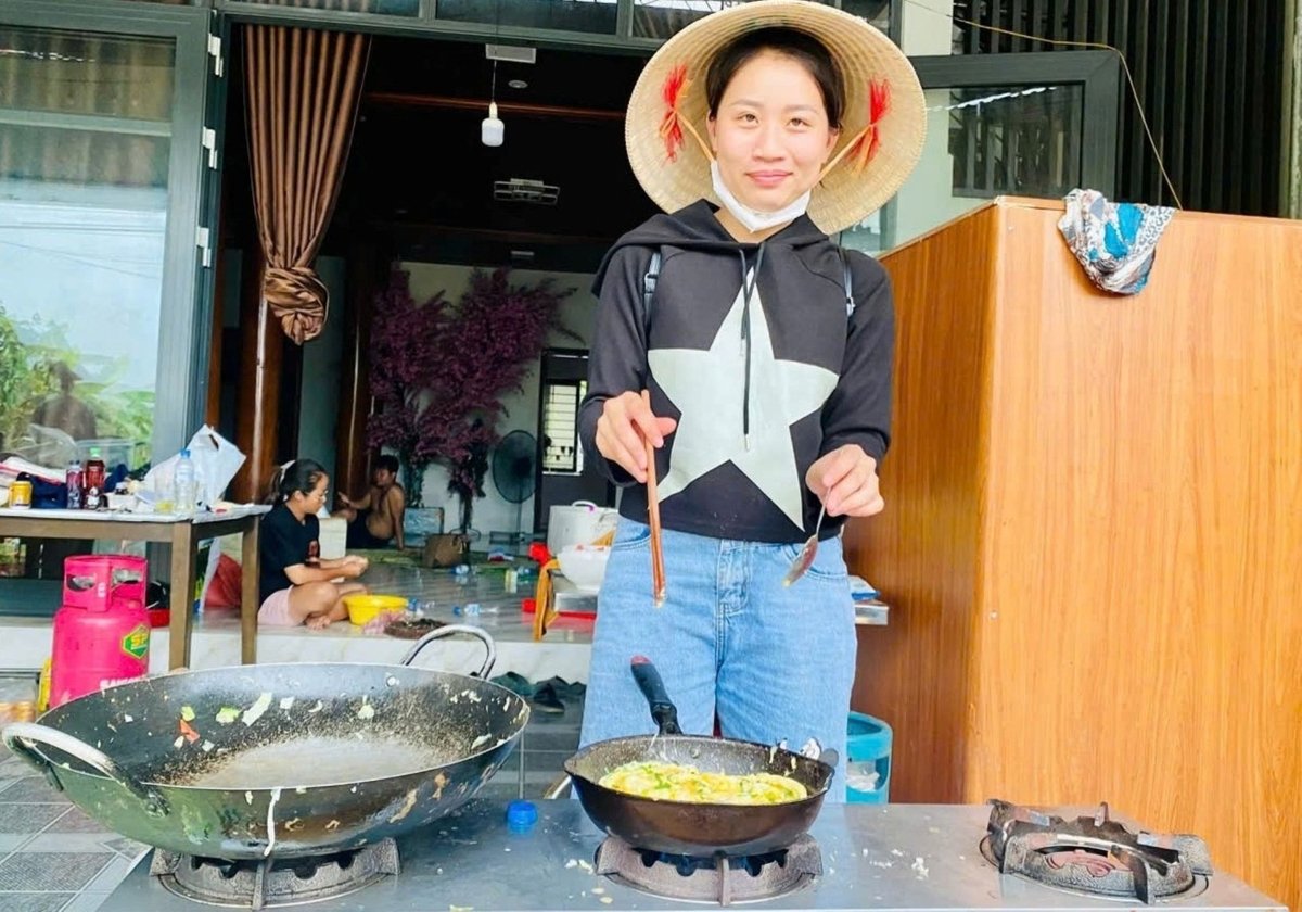 Bếp đã đỏ lửa, cuộc sống mới sẽ quay trở lại với ngươi dân miền Tây xứ Nghệ. Ảnh: Văn Triều.