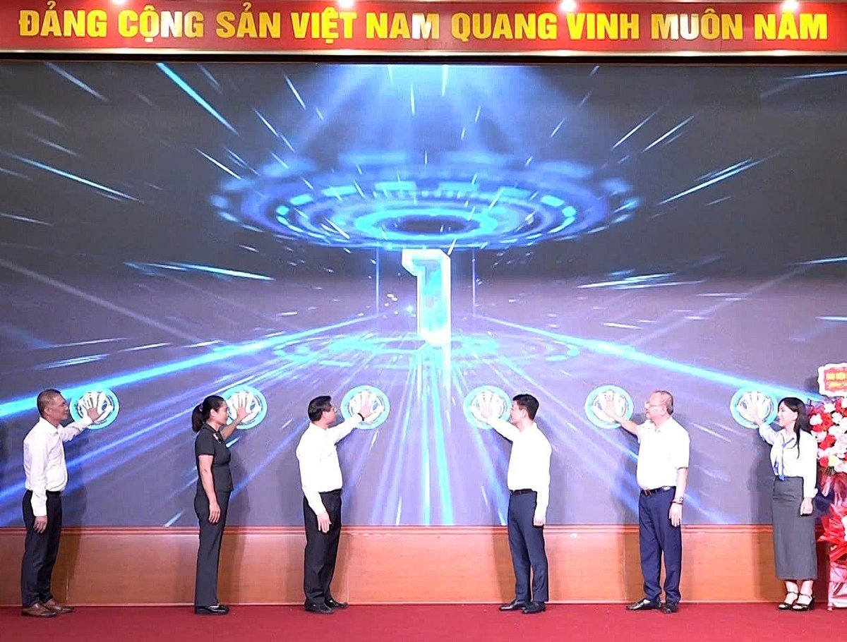 Lễ vận hành chính thức Chi nhánh số 10 - Trung tâm Phục vụ hành chính công thành phố Hà Nội tại xã Mỹ Đức. Ảnh: Trung tâm dịch vụ HCC TP Hà Nội.