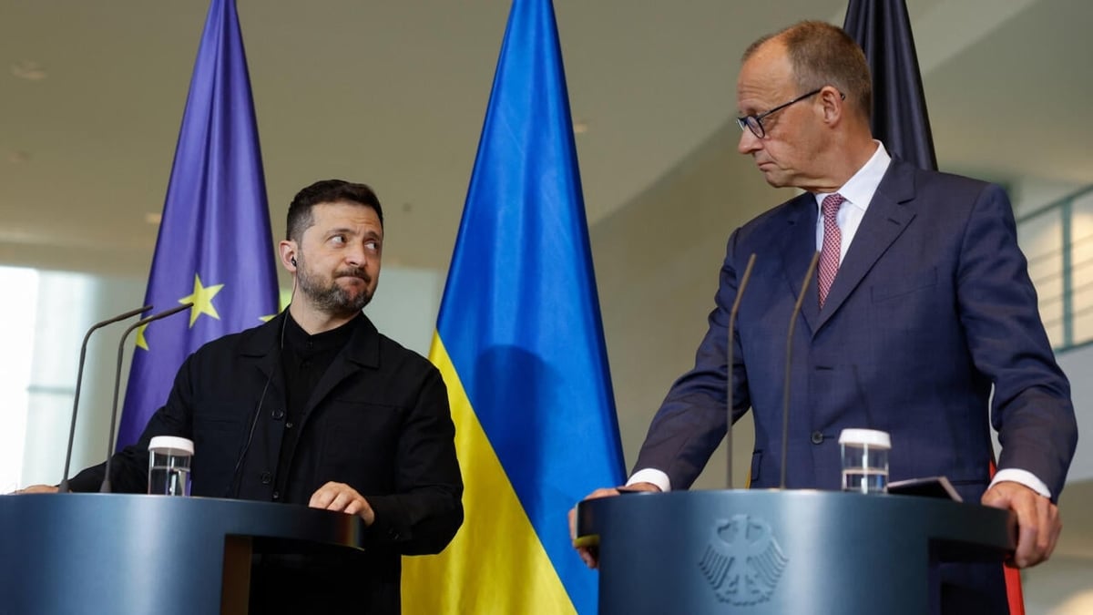 Tổng thống Ukraine Volodymyr Zelensky và Thủ tướng Đức Friedrich Merz tại cuộc họp báo hôm 13/8. Ảnh: France24. Tổng thống Ukraine Volodymyr Zelensky và Thủ tướng Đức Friedrich Merz tại cuộc họp báo hôm 13/8. Ảnh: France24.