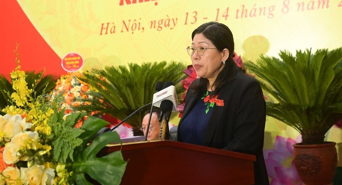 Thứ trưởng Nguyễn Thị Phương Hoa cho biết, nhiệm kỳ 2020-2025, Đảng ủy Bộ NN-MT đã cụ thể hóa 6 nhiệm vụ trọng tâm, 3 đột phá chiến lược bằng hàng loạt nghị quyết, chương trình, đề án thiết thực. Ảnh: Tùng Đinh. Thứ trưởng Nguyễn Thị Phương Hoa cho biết, nhiệm kỳ 2020-2025, Đảng ủy Bộ NN-MT đã cụ thể hóa 6 nhiệm vụ trọng tâm, 3 đột phá chiến lược bằng hàng loạt nghị quyết, chương trình, đề án thiết thực. Ảnh: Tùng Đinh.