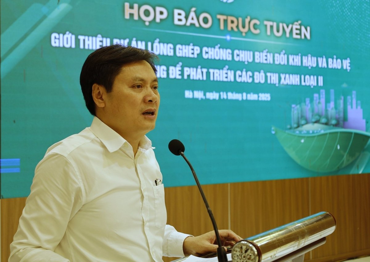 Ông Nguyễn Trung Thắng, Phó Viện trưởng Viện Chiến lược, Chính sách Nông nghiệp và Môi trường, Phó Giám đốc Ban Quản Iý dự án cho biết, dự án được triển khai nhằm góp phần giảm ô nhiễm môi trường, tăng cường khả năng ứng phó với biến đổi khí hậu tại các đô thị. Ảnh: Hoàng Hiền.