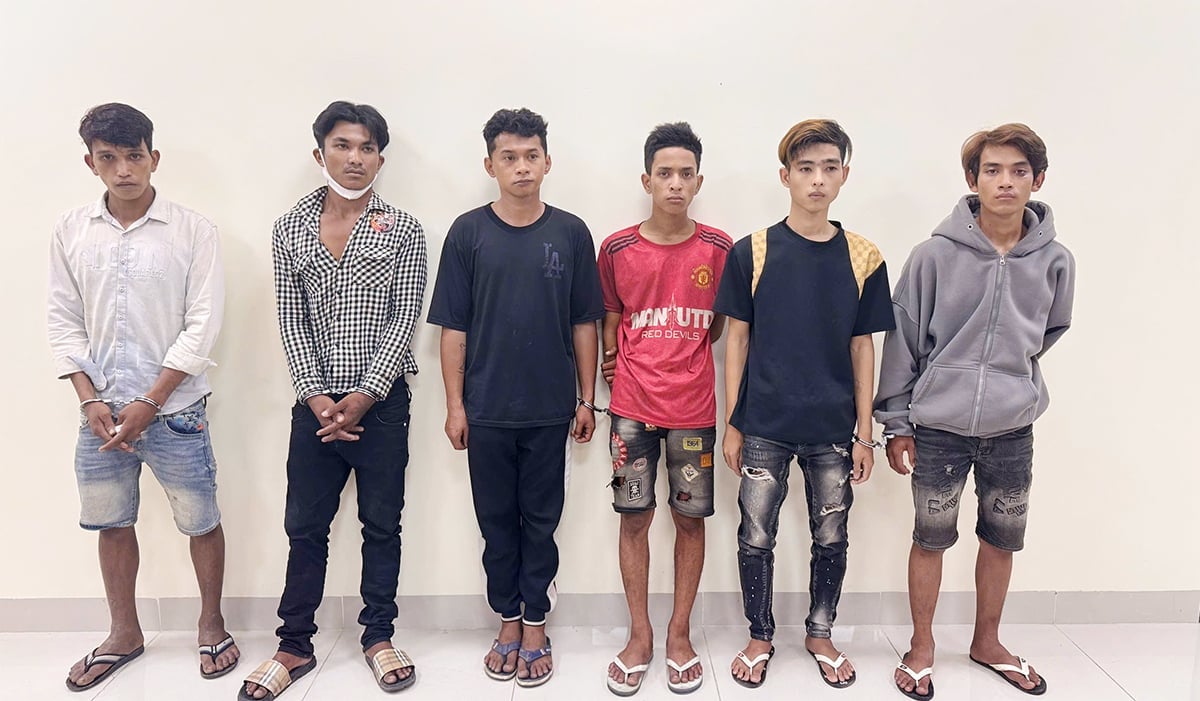 Các đối tượng Đi, Mai, Đôm, Sên, Hiền,Thay (từ trái qua phải). Ảnh: Tiến Tầm.