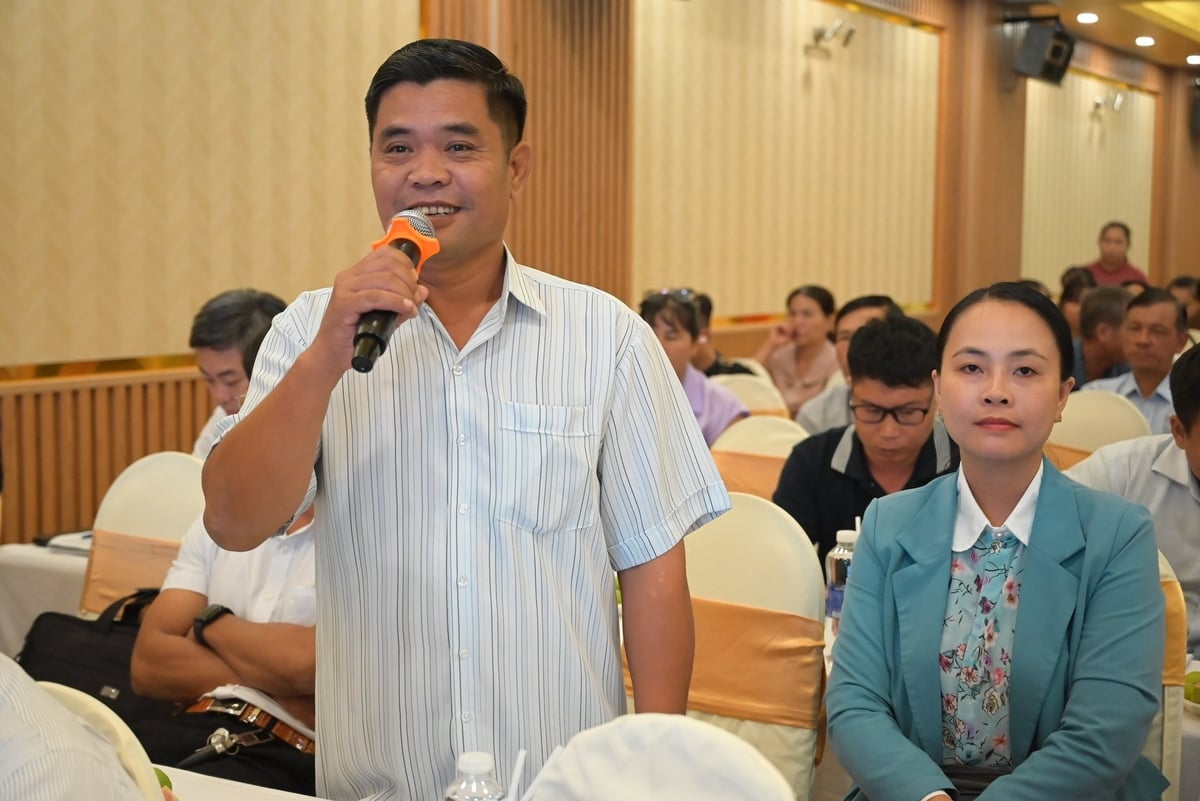 Đại diện các hợp tác xã, doanh nghiệp cam kết đảm bảo chất lượng trong sản xuất, chế biến sầu riêng. Ảnh: Phạm Hoài.