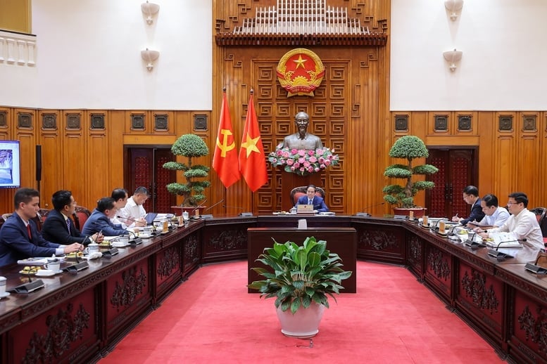 Thủ tướng Phạm Minh Chính làm việc với các bộ, ngành, cơ quan liên quan và đại diện Tập đoàn CT Group về việc tham gia phát triển các sản phẩm công nghệ chiến lược. Ảnh: VGP/Nhật Bắc. Thủ tướng Phạm Minh Chính làm việc với các bộ, ngành, cơ quan liên quan và đại diện Tập đoàn CT Group về việc tham gia phát triển các sản phẩm công nghệ chiến lược. Ảnh: VGP/Nhật Bắc.