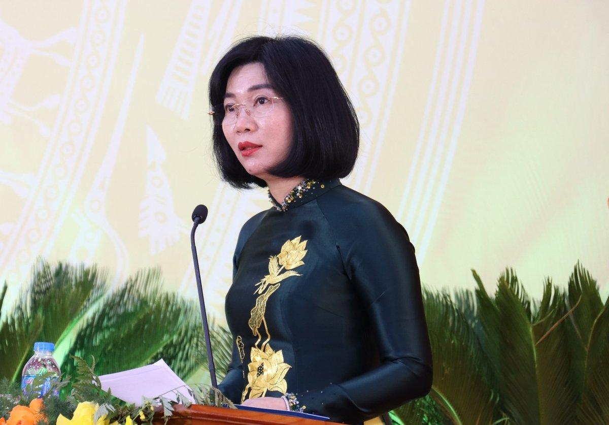 Đồng chí Phùng Thị Hồng Hà, Ủy viên Ban Thường vụ Thành ủy, Phó Chủ tịch Thường trực HĐND thành phố đánh giá cao những kết quả Đảng bộ phường Tương Mai đã đạt được trong nhiệm kỳ qua. Ảnh: Mai Đan. Đồng chí Phùng Thị Hồng Hà, Ủy viên Ban Thường vụ Thành ủy, Phó Chủ tịch Thường trực HĐND thành phố đánh giá cao những kết quả Đảng bộ phường Tương Mai đã đạt được trong nhiệm kỳ qua. Ảnh: Mai Đan.