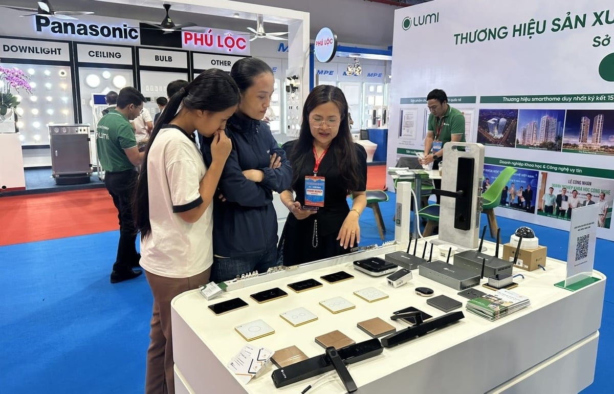 Triển lãm quy tụ hơn 300 doanh nghiệp tham gia. Ảnh: Thục Vy. Triển lãm quy tụ hơn 300 doanh nghiệp tham gia. Ảnh: Thục Vy.