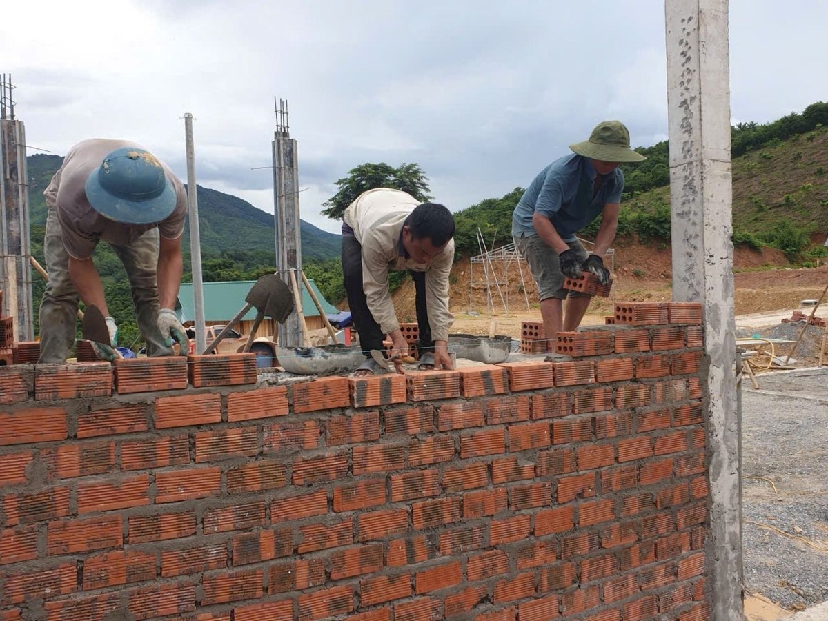 Để an cư cho toàn bộ người dân bị mất nhà sau lũ lụt là một thách thức đối với chính quyền nhưng sẽ phải hoàn thành trong thời gian sớm nhất. Ảnh: Đình Tiệp.