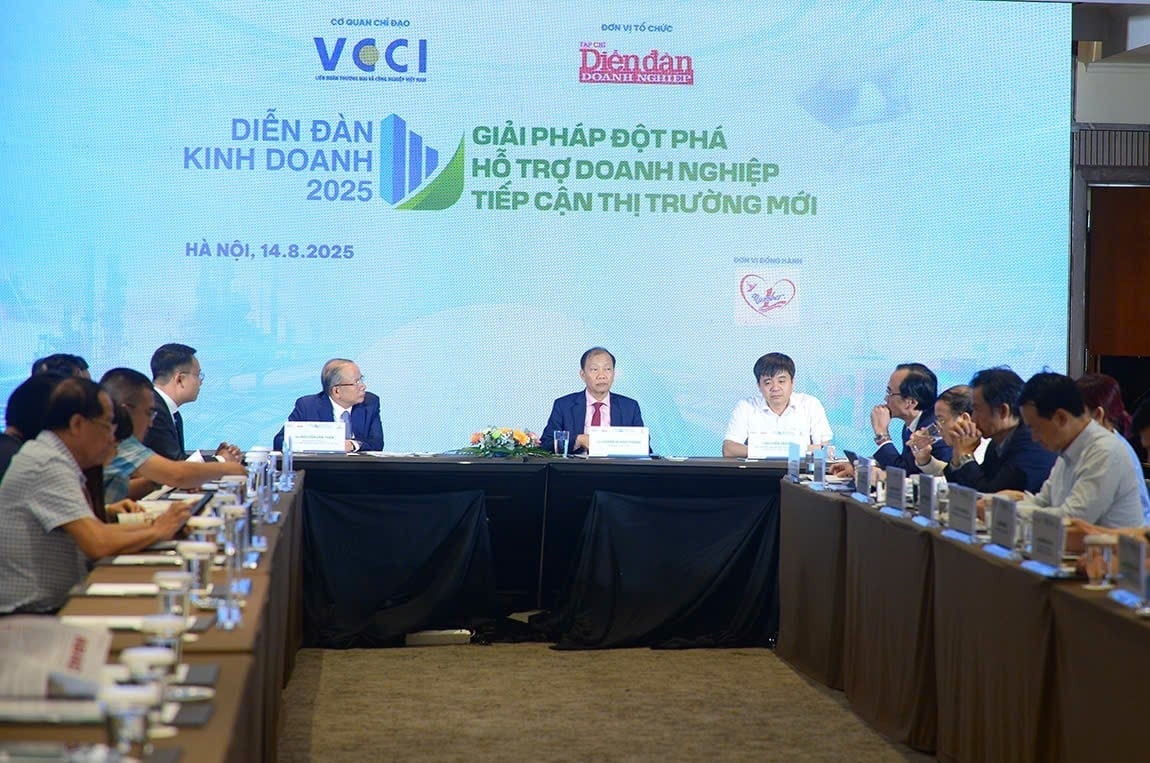 Diễn đàn kinh doanh 2025: Giải pháp đột phá hỗ trợ doanh nghiệp tiếp cận thị trường mới. Ảnh: Trung Dũng.
