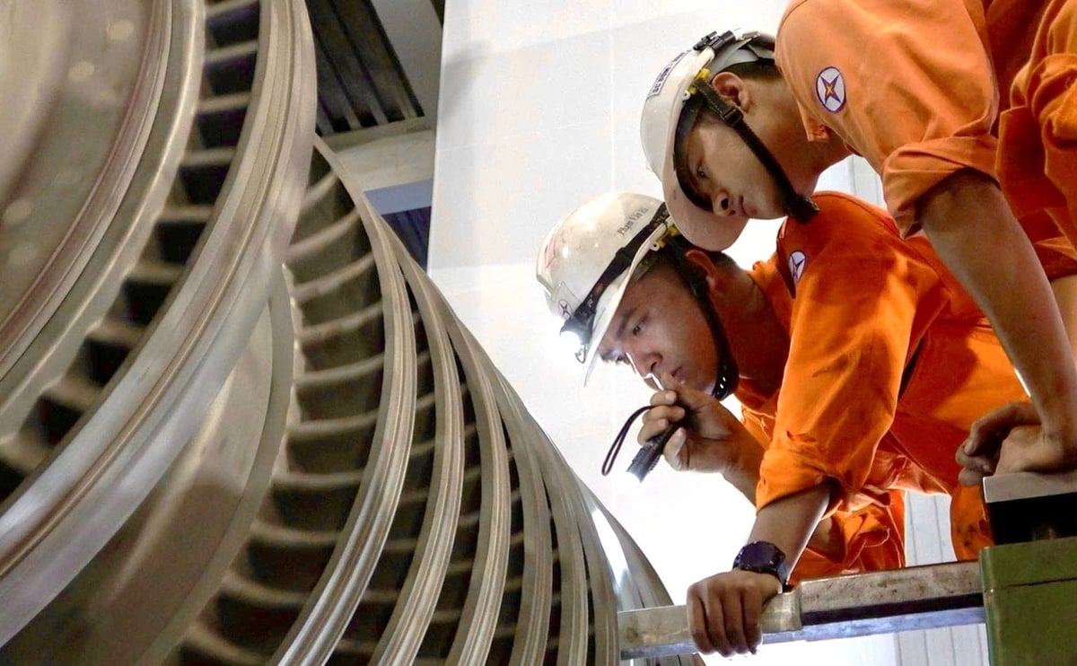 Sáng kiến 'Nghiên cứu, thiết kế và gia công chế tạo giá đỡ bàn dao tiện để gia công seal fins hơi rotor HIP Nhà máy điện Vĩnh Tân 2' của Công ty EPS đạt chứng nhận cấp Tổng Công ty đợt 1/2025. Ảnh: EVNGENCO3.