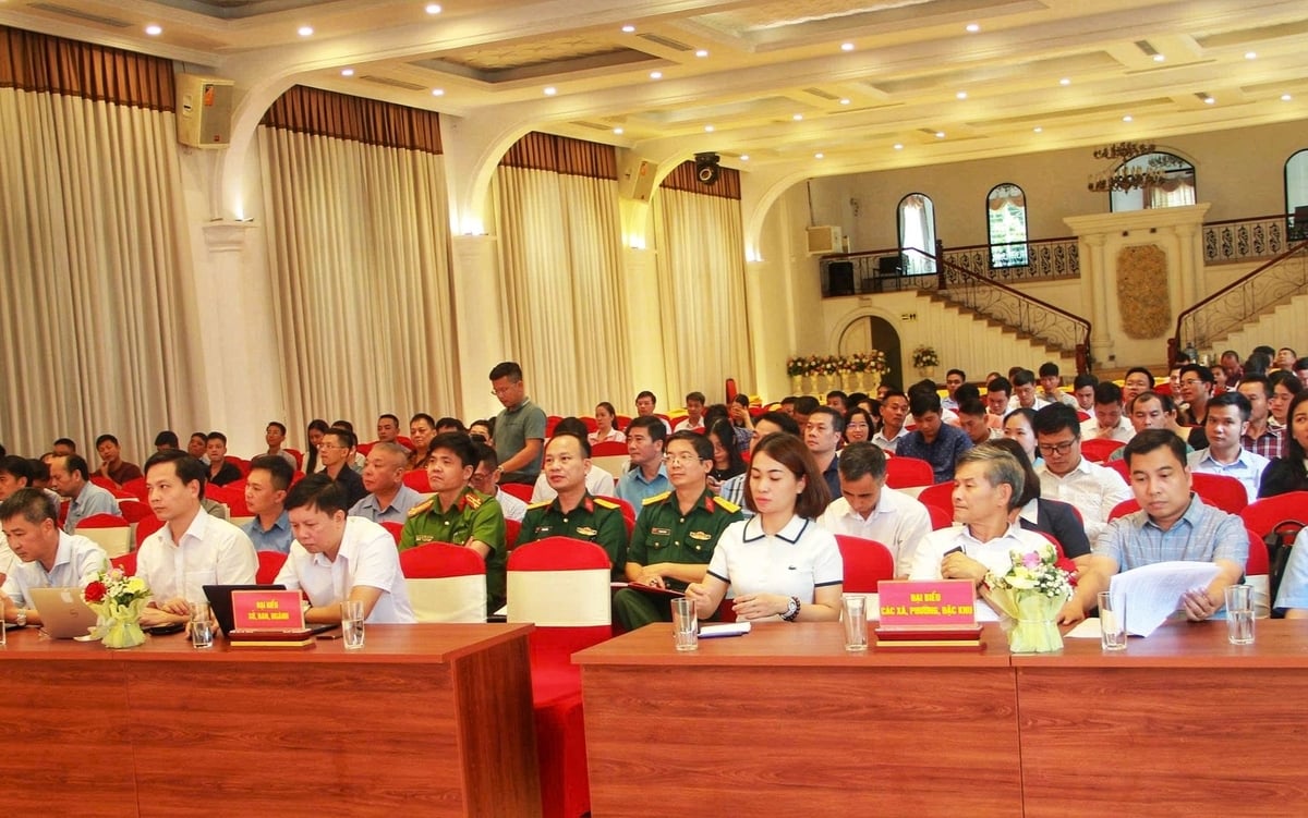 Tại hội nghị, các đại biểu và đại diện doanh nghiệp đã tích cực trao đổi, làm rõ những nội dung được quy định bởi Luật và các văn bản hướng dẫn thi hành. Ảnh: Hoàng Phong.