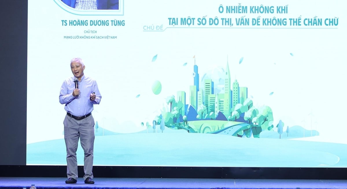 TS. Hoàng Dương Tùng chỉ rõ nguyên nhân gây ô nhiễm không khí tại các đô thị. Ảnh: Quang Định.