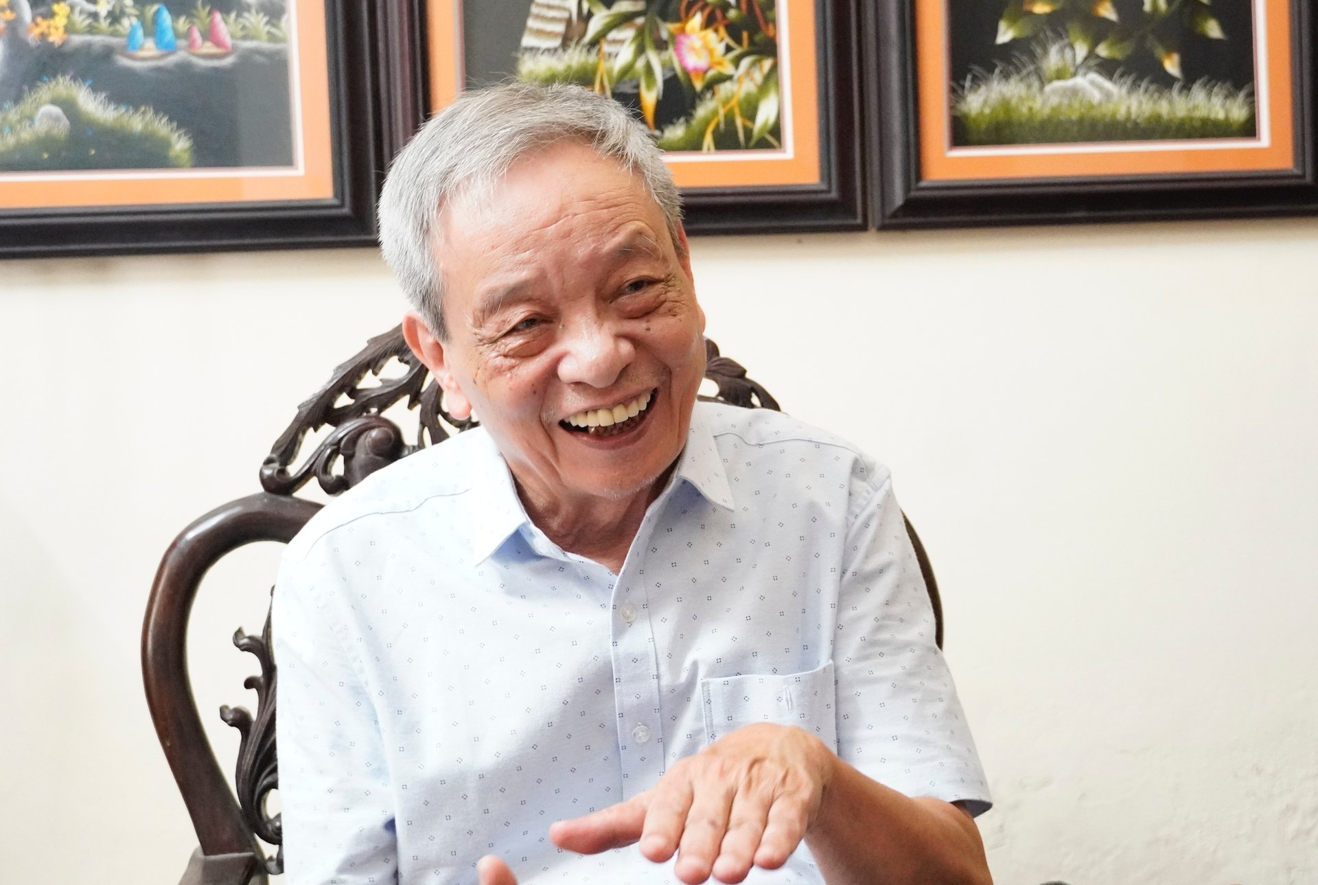 TS Tạ Quang Ngọc, nguyên Bộ trưởng Bộ Thủy sản, say sưa chia sẻ về thủy sản và nghề cá Việt Nam. Ảnh: Hồng Thắm.