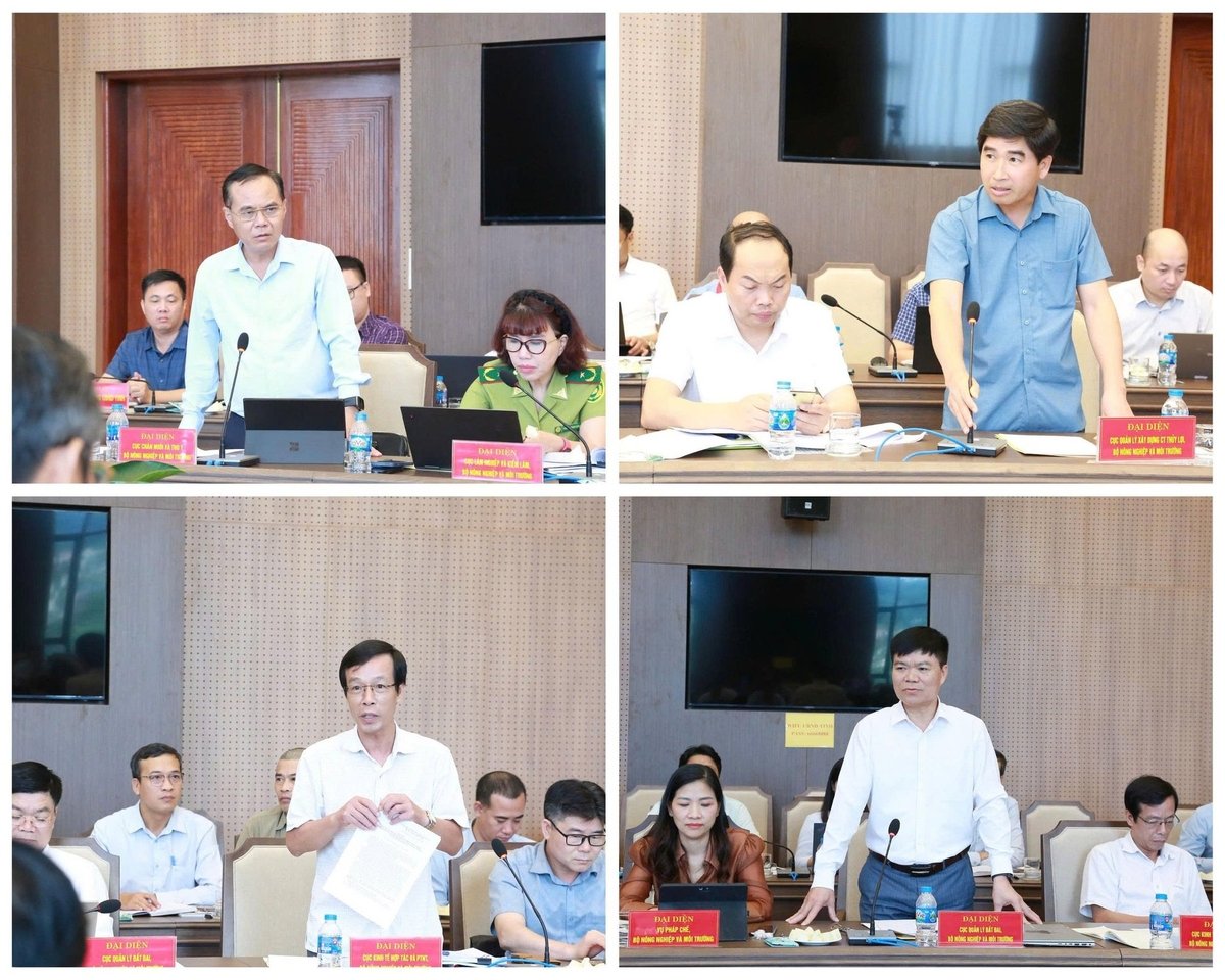 Đại diện các đơn vị trực thuộc Bộ NN-MT tiếp thu và giải đáp một số vấn đề liên quan lĩnh vực phụ trách. Ảnh: Thanh Ngà.