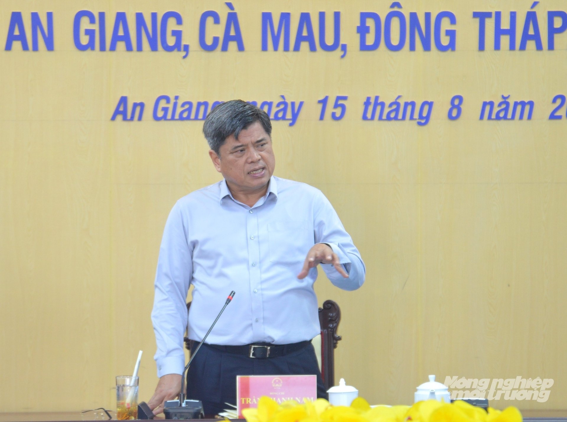 Thứ trưởng Trần Thanh Nam yêu cầu các đơn vị chuyên môn thuộc Bộ khẩn trương tháo gỡ những khó khăn, vướng mắc mà các địa phương đặt ra. Ảnh: Trung Chánh.
