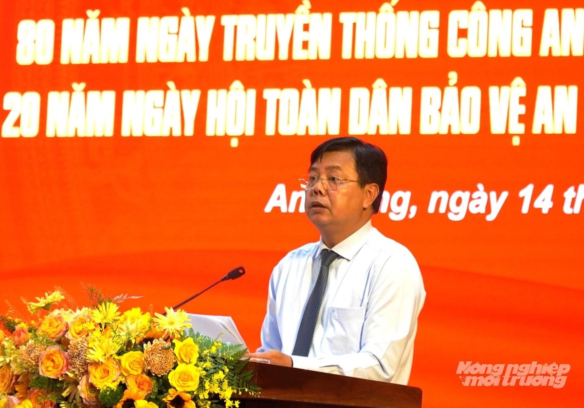 Bí thư Tỉnh ủy An Giang Nguyễn Tiến Hải phát biểu nhân dịp kỷ niệm 80 năm Ngày truyền thống Công an nhân dân Việt Nam. Ảnh: Trung Chánh.