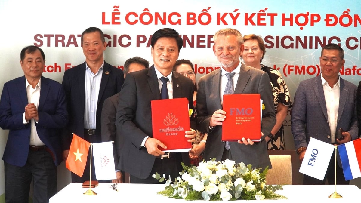 CTCP Nafoods Group và Ngân hàng Phát triển Doanh nghiệp Hà Lan (FMO) ký kết thỏa thuận hợp tác trị giá 20 triệu USD nhằm mở rộng sản xuất và phát triển các dự án nông nghiệp bền vững, nông nghiệp xanh. Ảnh: Trần Phi.