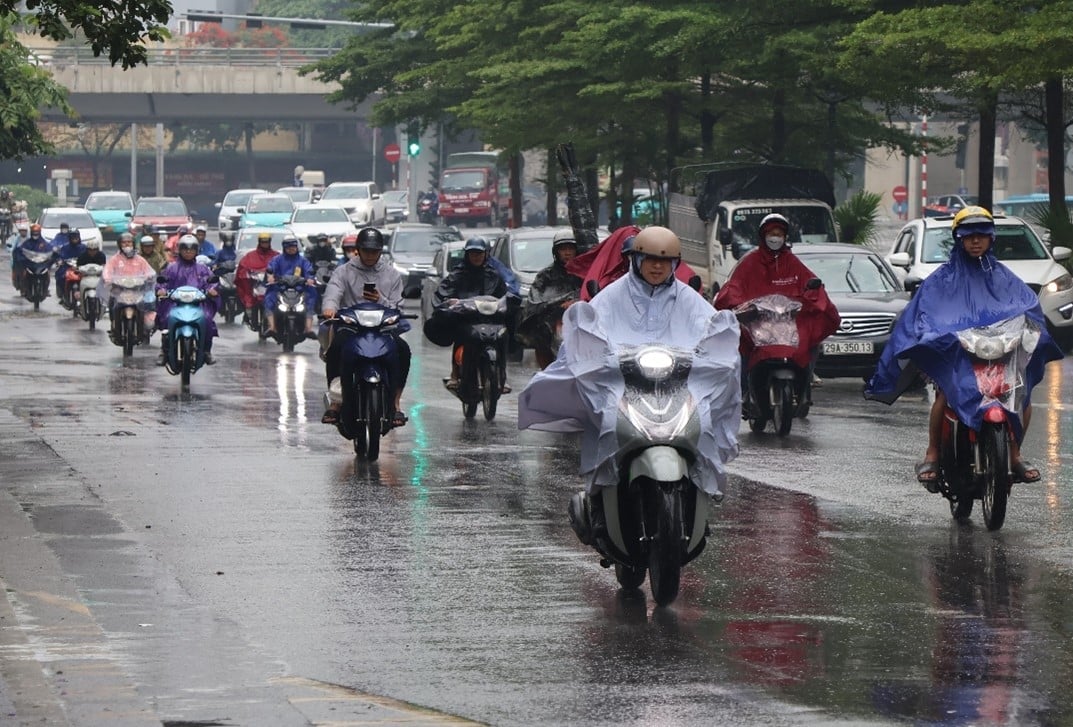 Khu vực phía Đông Bắc Bộ và dải đất từ Thanh Hóa đến Quảng Ngãi có xu hướng lượng mưa cao hơn trung bình nhiều năm. Ảnh: Trung Nguyên. 
