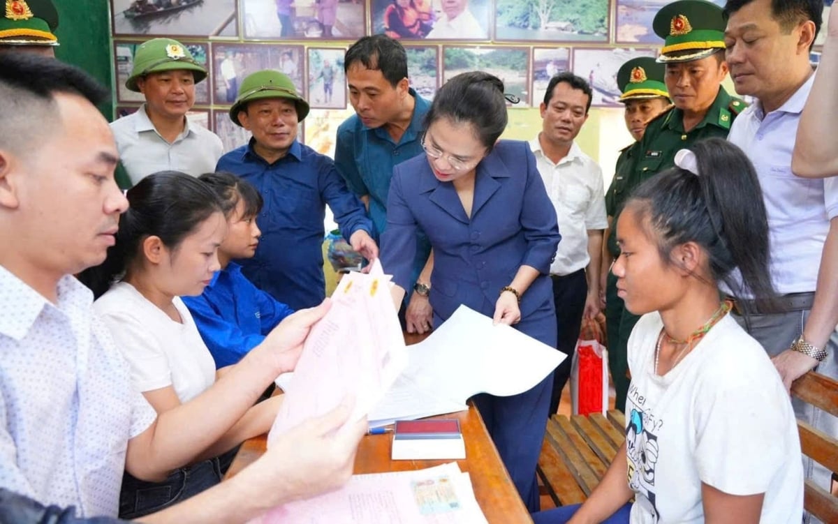 Việc điều động, biệt phái cán bộ từ cấp tỉnh về cơ sở sẽ bù đắp khoảng trống về nhân sự ngay lập tức giúp tháo gỡ điểm nghẽn nhân sự cơ sở. Ảnh: Báo Nghệ An.