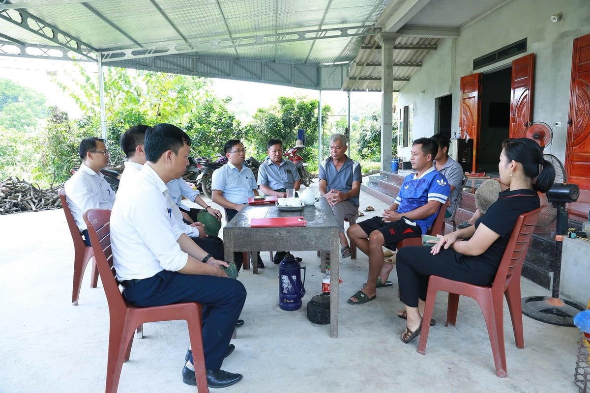 Hiện các tổ công tác của tỉnh vẫn đang túc trực tại cơ sở phối hợp với địa phương hoàn tất công tác giải phóng mặt bằng. Ảnh: Thanh Ngà.