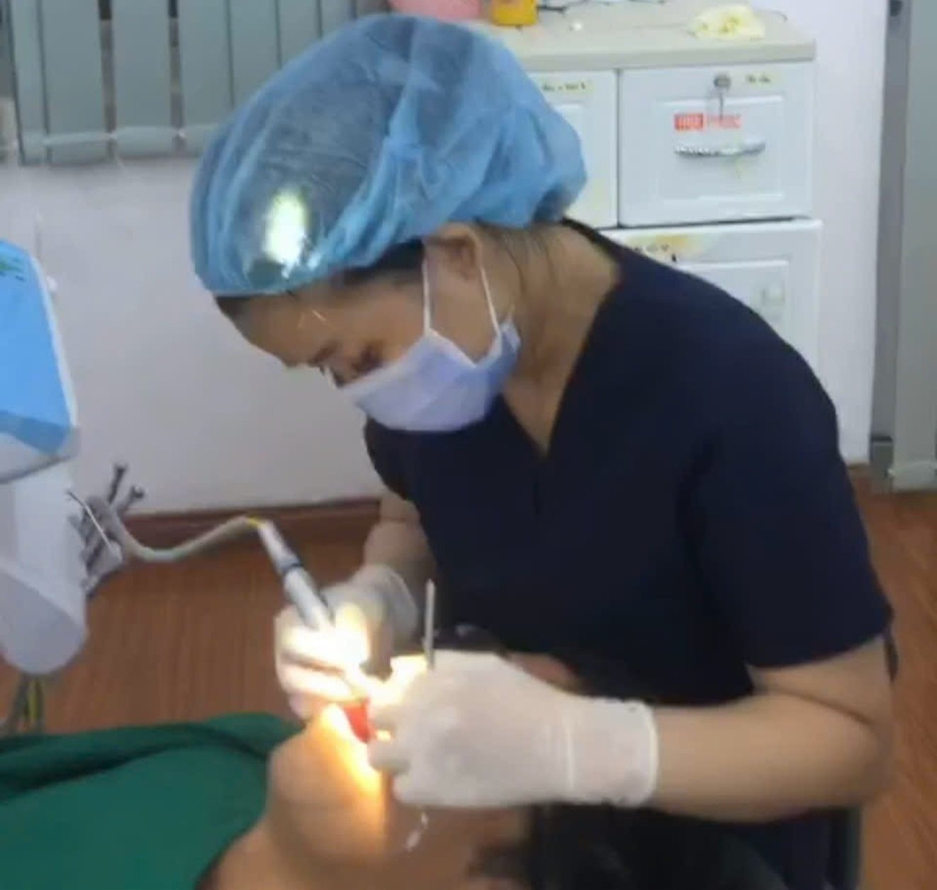 Phòng khám nha khoa hoạt động khám bệnh, chữa bệnh không có giấy phép. Ảnh: Công an tỉnh Đắk Lắk.