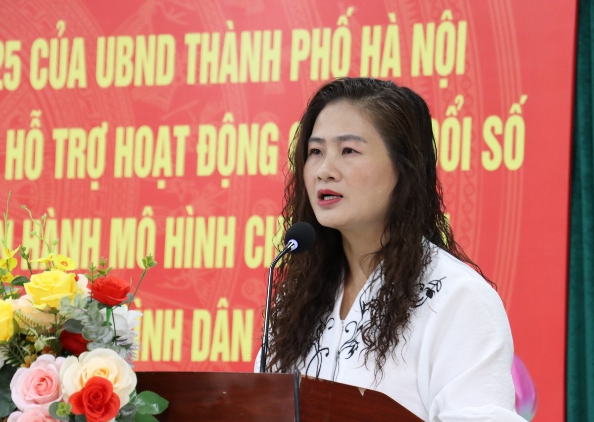 Bà Đào Thị Thu Hằng - Chủ tịch UBND phường Tương Mai đề nghị các đơn vị triển khai hiệu quả Chiến dịch '45 ngày đêm' theo chỉ đạo của Thành phố. Ảnh: Mai Đan.