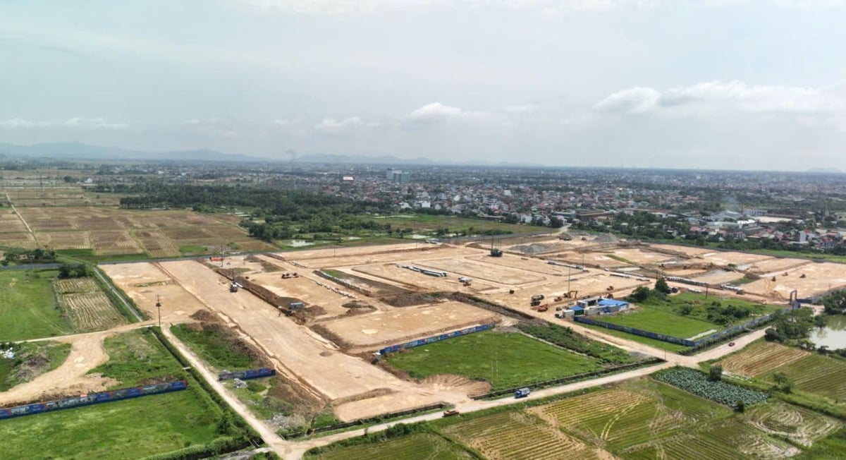 Một dự án khu đô thị có lồng ghép nhà ở xã hội đang được triển khai xây dựng tại phường Thành Vinh, tỉnh Nghệ An. Ảnh: Đình Tiệp.