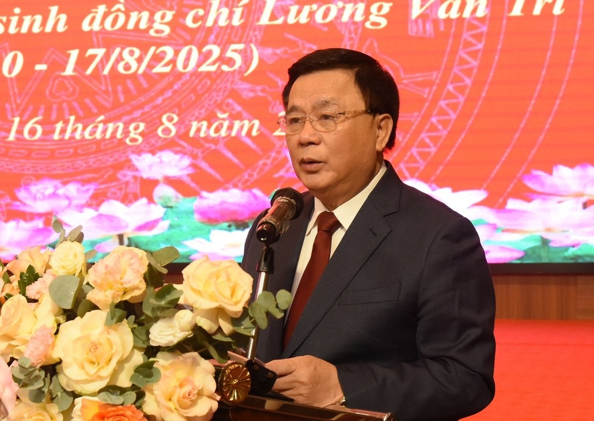  Giáo sư, Tiến sĩ Nguyễn Xuân Thắng - Ủy viên Bộ Chính trị, Giám đốc Học viện Chính trị Quốc gia Hồ Chí Minh, Chủ tịch Hội đồng Lý luận Trung ương phát biểu tại Hội thảo. Ảnh: Hoàng Nghĩa.