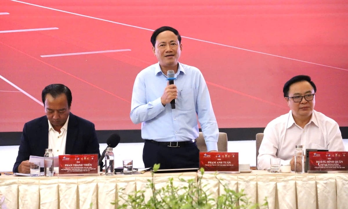 Ông Phạm Anh Tuấn, Chủ tịch UBND tỉnh Gia Lai phát biểu dại diễn đàn. Ảnh: Đăng Lâm. Ông Phạm Anh Tuấn, Chủ tịch UBND tỉnh Gia Lai phát biểu dại diễn đàn. Ảnh: Đăng Lâm.