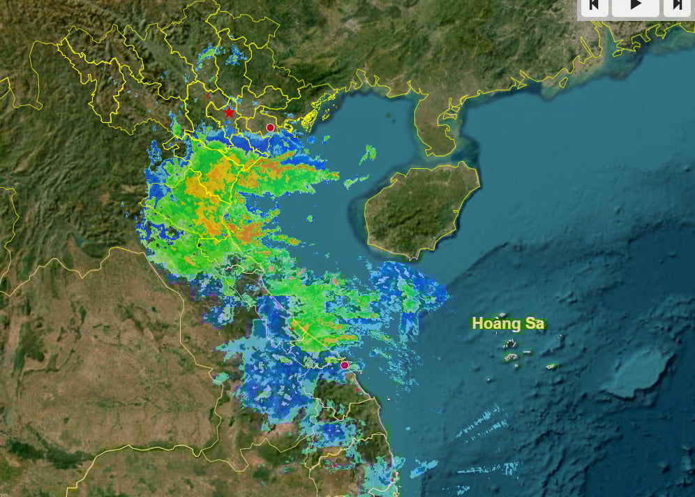 Vùng mây dông che phủ khu vực phía nam đồng bằng Bắc Bộ và Trung Bộ sáng 17/8. Ảnh: http://hymetnet.gov.vn/
