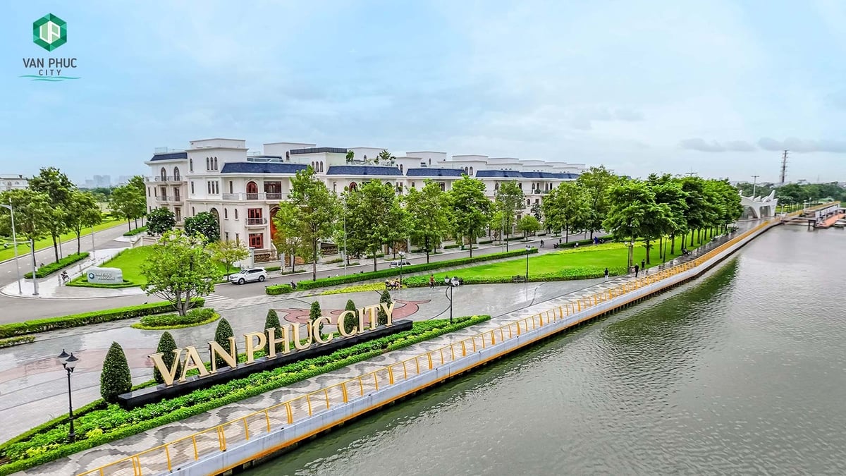 Van Phuc City - nơi hồ kênh xanh mát, giao hòa giữa thiên nhiên và con người. Ảnh: Ngọc An.