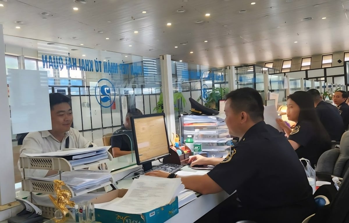 Nền tảng cửa khẩu số Lạng Sơn phát huy hiệu quả, góp phần minh bạch, rút ngắn thời gian xử lý thủ tục thông quan. Ảnh: Kim Chi. Nền tảng cửa khẩu số Lạng Sơn phát huy hiệu quả, góp phần minh bạch, rút ngắn thời gian xử lý thủ tục thông quan. Ảnh: Kim Chi.