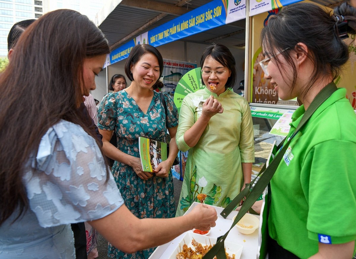 An toàn thực phẩm là mối quan tâm của cả xã hội. Ảnh: Đinh Thanh Huyền.
