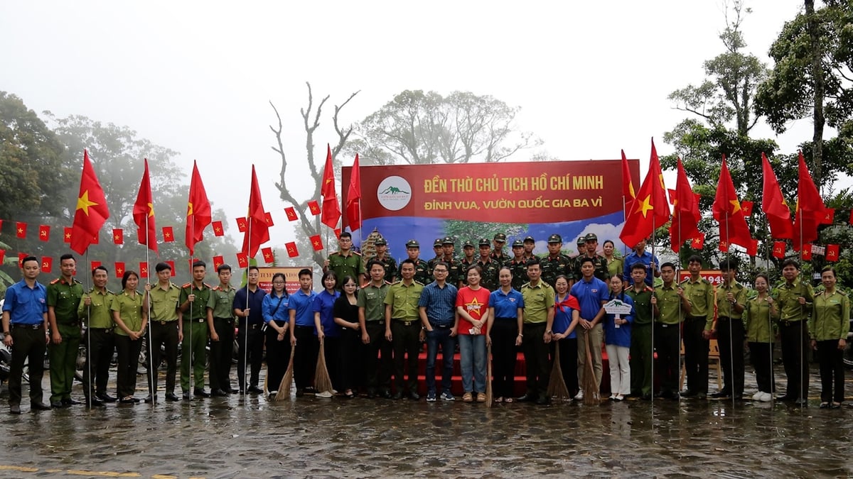 Lễ phát động chiến dịch 'Thanh niên làm theo lời Bác' tại Vườn Quốc gia Ba Vì. Ảnh: Đoàn Phòng. Lễ phát động chiến dịch 'Thanh niên làm theo lời Bác' tại Vườn Quốc gia Ba Vì. Ảnh: Đoàn Phòng.