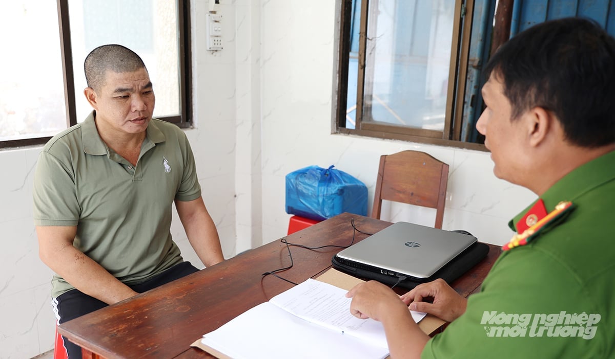 Đối tượng Lương Văn Tho khai nhận tại Cơ quan Công an. Ảnh: Tiến Tầm. Đối tượng Lương Văn Tho khai nhận tại Cơ quan Công an. Ảnh: Tiến Tầm.