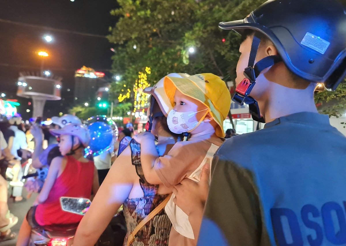 Các em nhỏ luôn là đối tượng thích thú, hào hứng nhất mỗi khi có lễ hội Trung thu ở Tuyên Quang. Các em nhỏ luôn là đối tượng thích thú, hào hứng nhất mỗi khi có lễ hội Trung thu ở Tuyên Quang.
