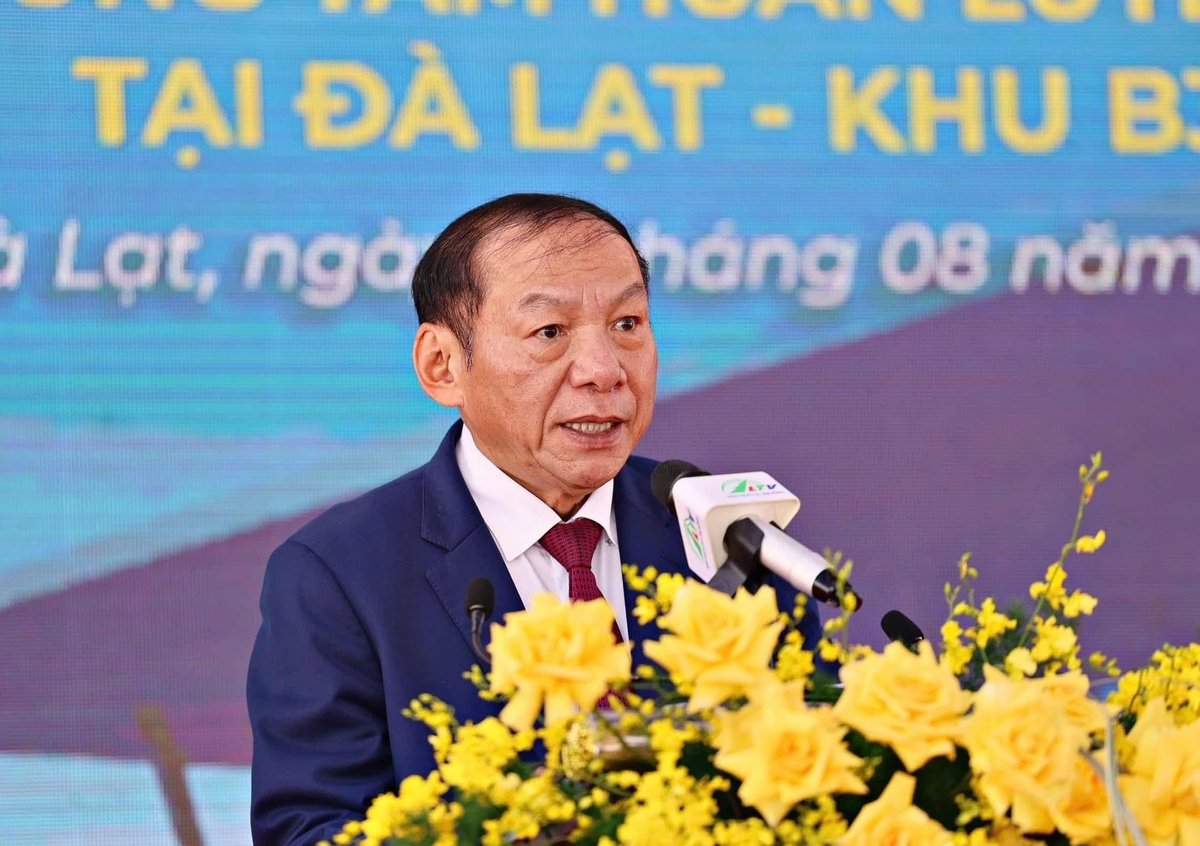 Bộ trưởng Bộ Văn hóa, Thể thao và Du lịch Nguyễn Văn Hùng cho biết, Khu B3 là một trong những dự án tiêu biểu nằm trong chuỗi 250 công trình trên cả nước khởi công chào mừng Quốc khánh, thể hiện sự quan tâm đặc biệt của Đảng, Nhà nước đối với sự nghiệp thể dục, thể thao. Ảnh: Chí Thành. Bộ trưởng Bộ Văn hóa, Thể thao và Du lịch Nguyễn Văn Hùng cho biết, Khu B3 là một trong những dự án tiêu biểu nằm trong chuỗi 250 công trình trên cả nước khởi công chào mừng Quốc khánh, thể hiện sự quan tâm đặc biệt của Đảng, Nhà nước đối với sự nghiệp thể dục, thể thao. Ảnh: Chí Thành.