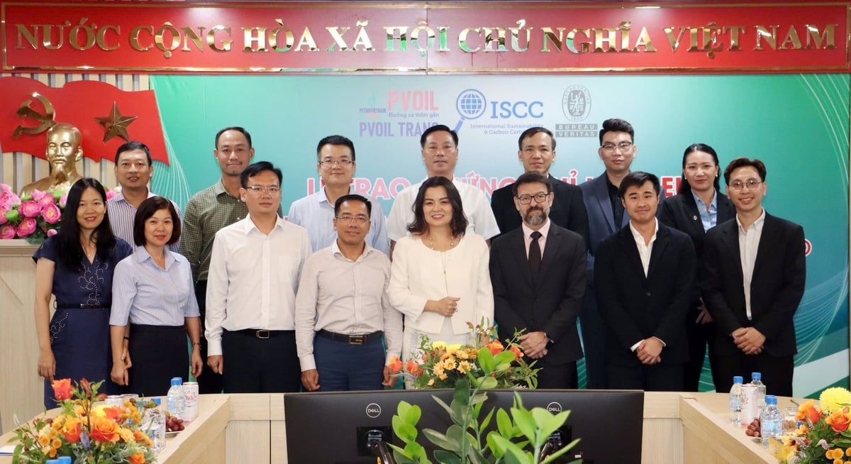PVOIL Trans hiện thực hóa dự án thu gom dầu ăn đã qua sử dụng. Ảnh: PVOIL Trans. PVOIL Trans hiện thực hóa dự án thu gom dầu ăn đã qua sử dụng. Ảnh: PVOIL Trans.