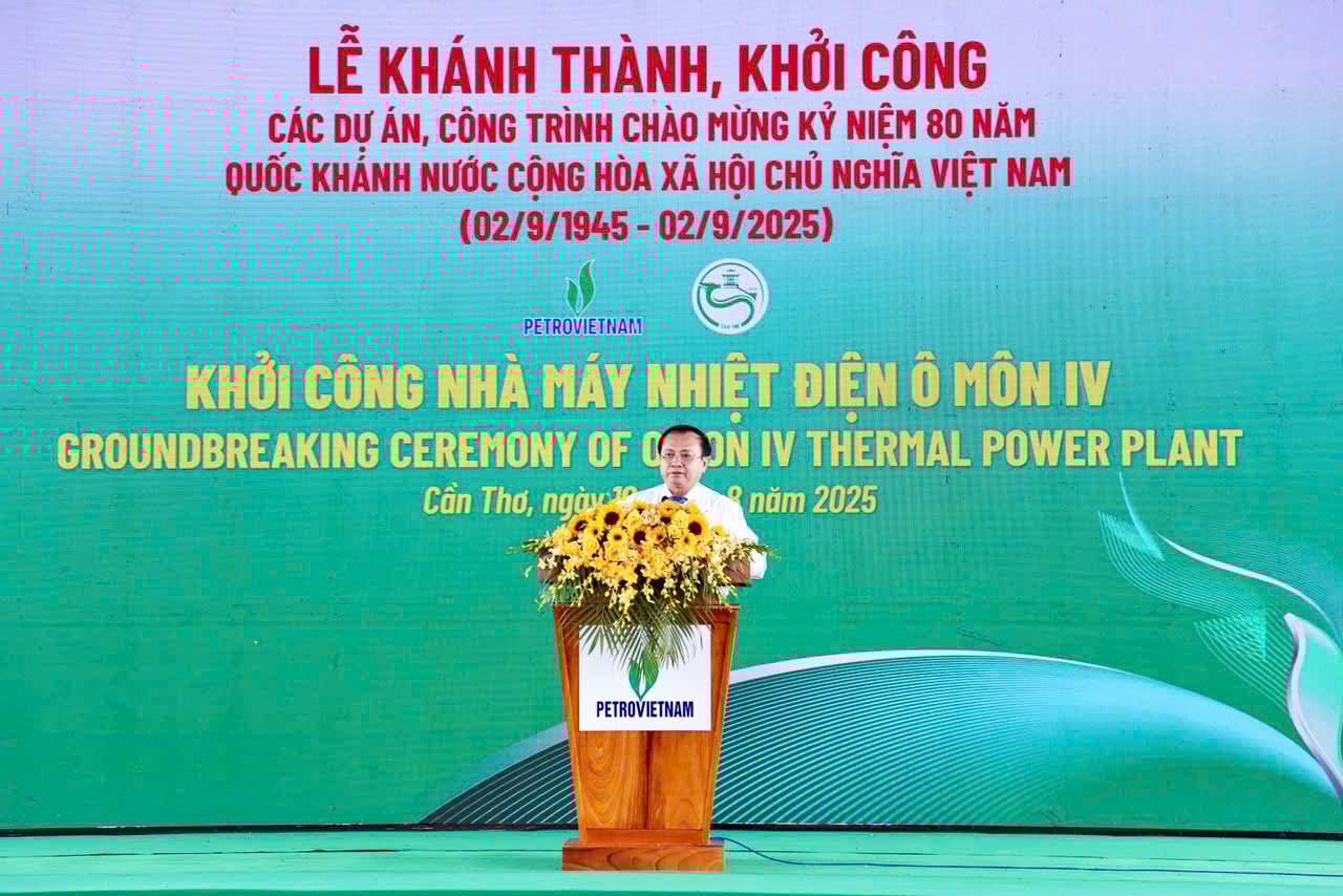 Ông Lê Tấn Cận, Thứ trưởng Bộ Tài chính cho biết, với công suất lên đến 1.155 MW, Ô Môn IV là một trong các nhà máy điện có quy mô công suất lớn tại khu vực Tây Nam bộ được xây dựng tại phường Phước Thới, TP. Cần Thơ. Ảnh: LH. Ông Lê Tấn Cận, Thứ trưởng Bộ Tài chính cho biết, với công suất lên đến 1.155 MW, Ô Môn IV là một trong các nhà máy điện có quy mô công suất lớn tại khu vực Tây Nam bộ được xây dựng tại phường Phước Thới, TP. Cần Thơ. Ảnh: LH.